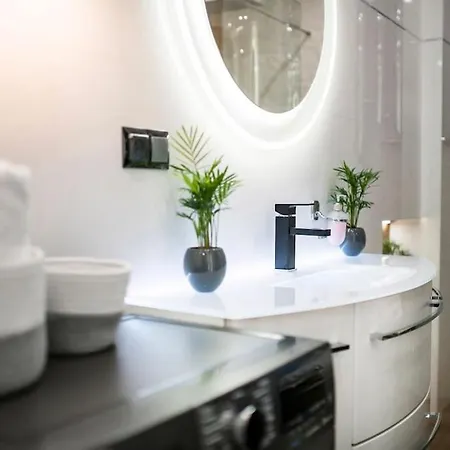 Luxury 88 M2, 3 Bedrooms Living 公寓 *